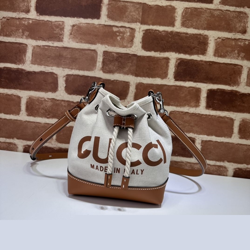 G*u*i bucket bags